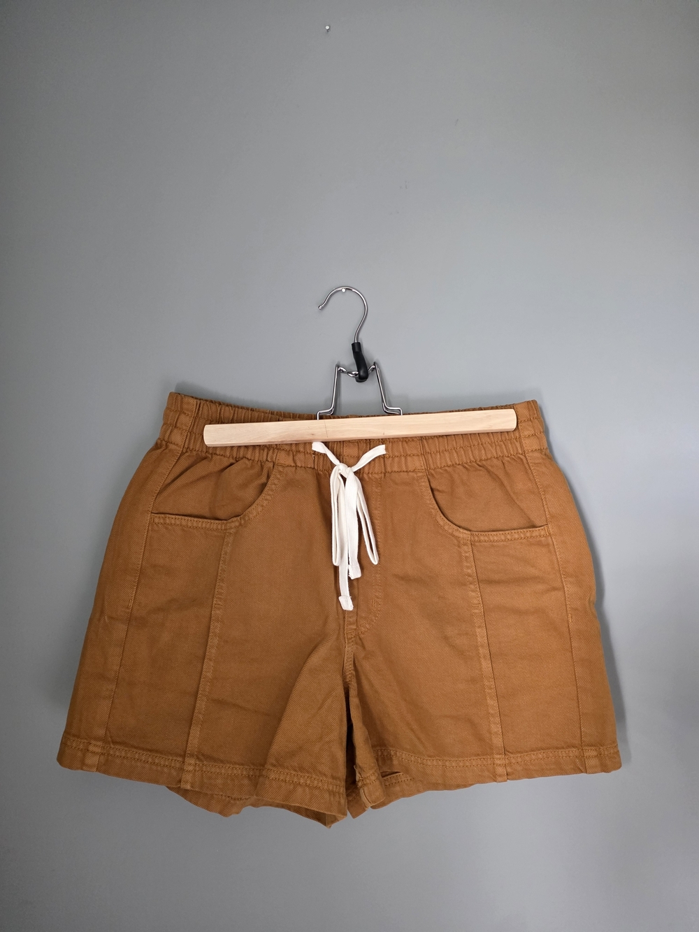 Universal Thread Women's Drawstring Shorts in Caramel Brown Size Small